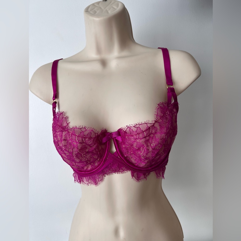 Victoria's Secret Lace Underwire Bra - Fuchsia